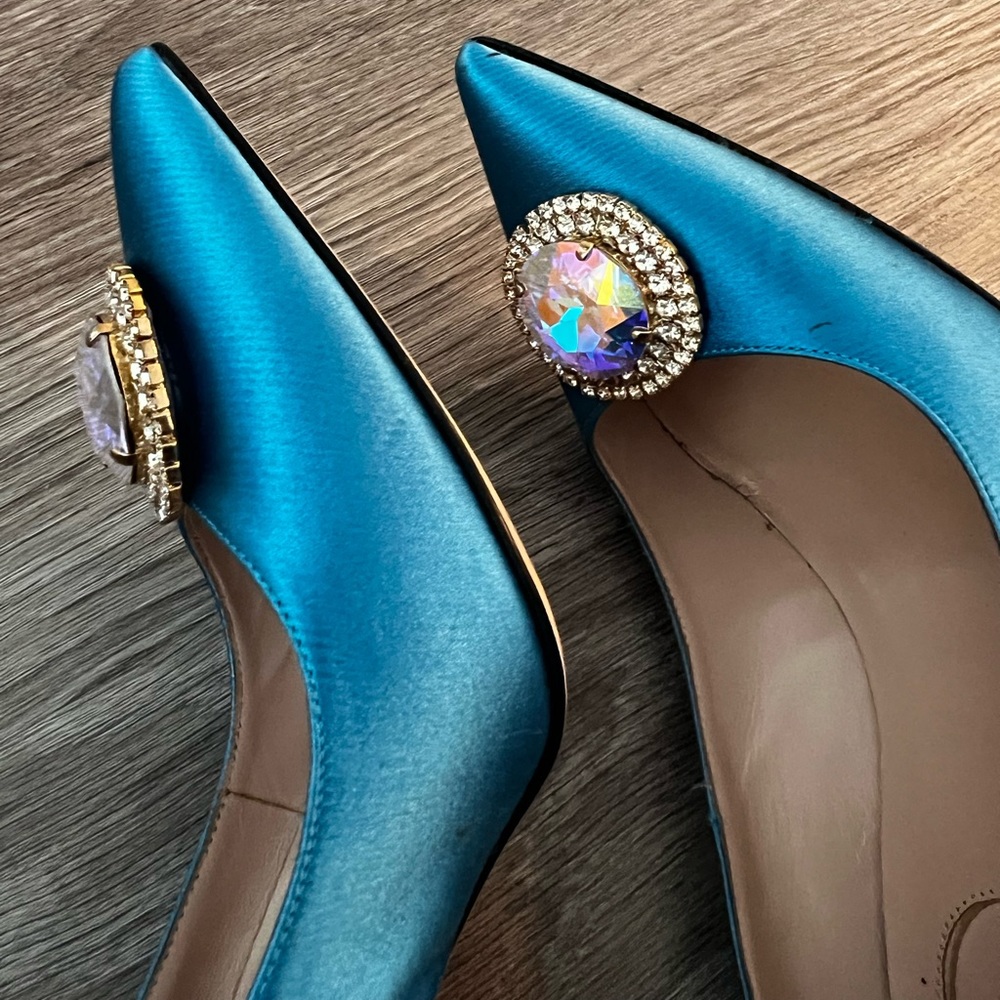SJP Sarah Jessica Parker Turquoise/Aqua Blue Pump with Jewel Front - Picture 6 of 13